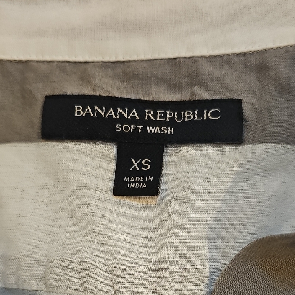 Banana Republic Soft Wash Gray and White Striped Shirt - Picture 6 of 7